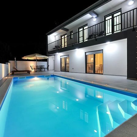 Villa Lily Privlaka  Exteriör bild