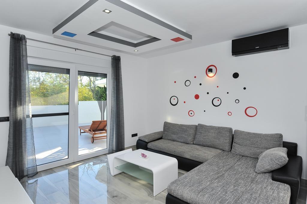Villa Lily Privlaka  Exteriör bild