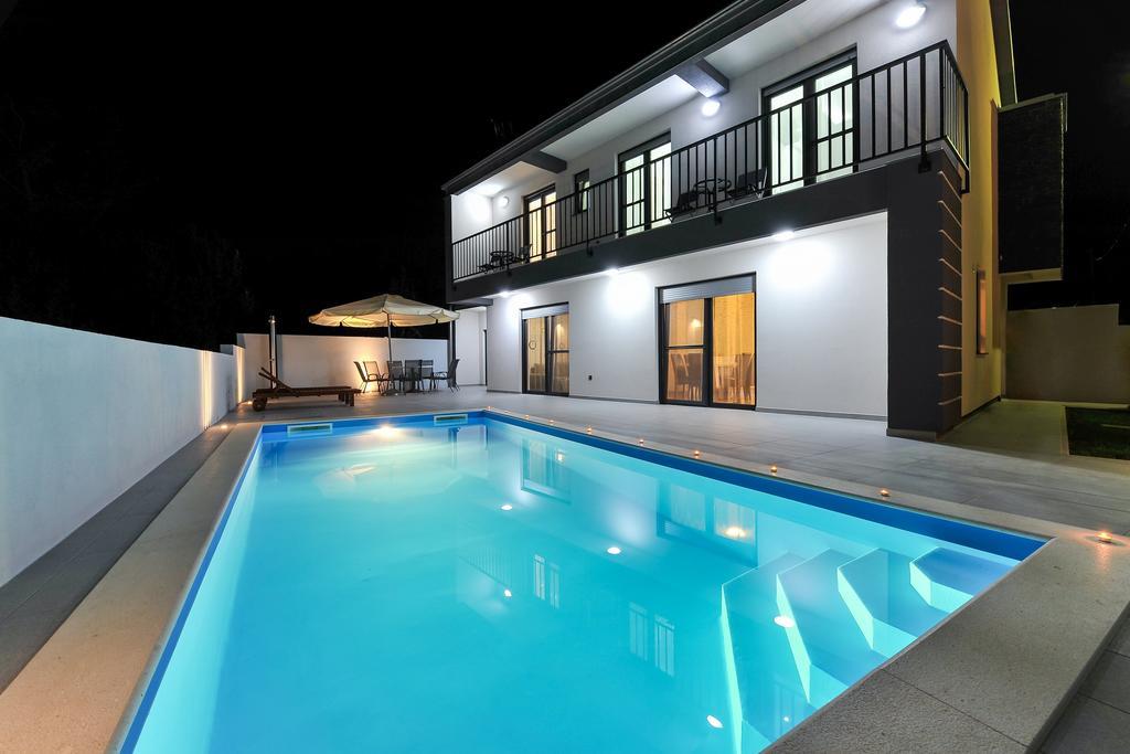 Villa Lily Privlaka  Exteriör bild