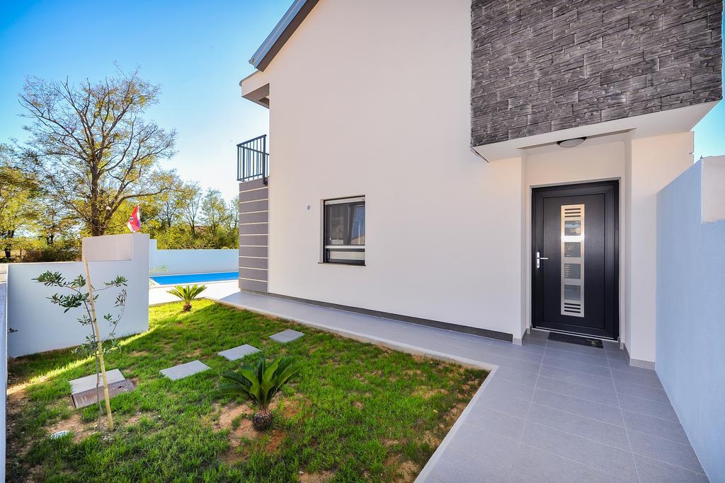 Villa Lily Privlaka  Exteriör bild