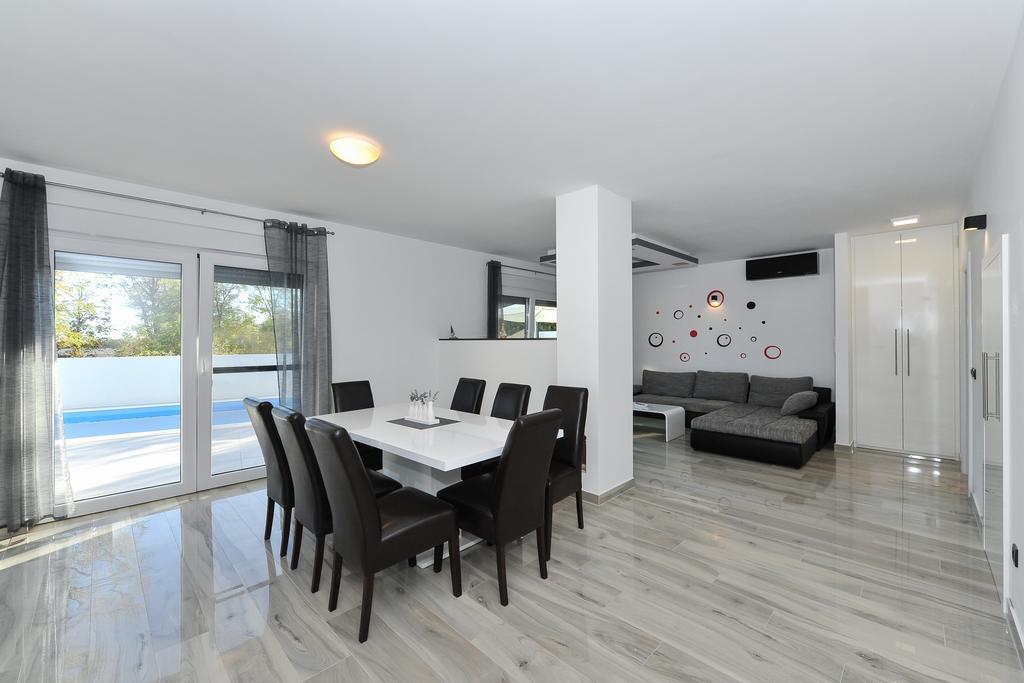 Villa Lily Privlaka  Exteriör bild