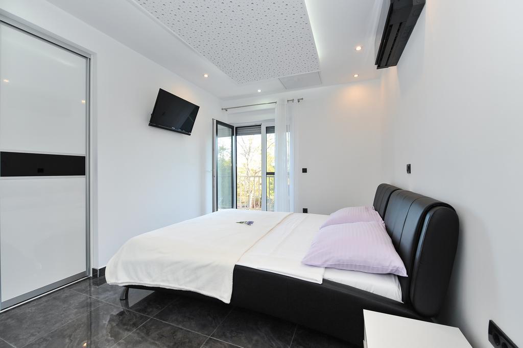Villa Lily Privlaka  Exteriör bild