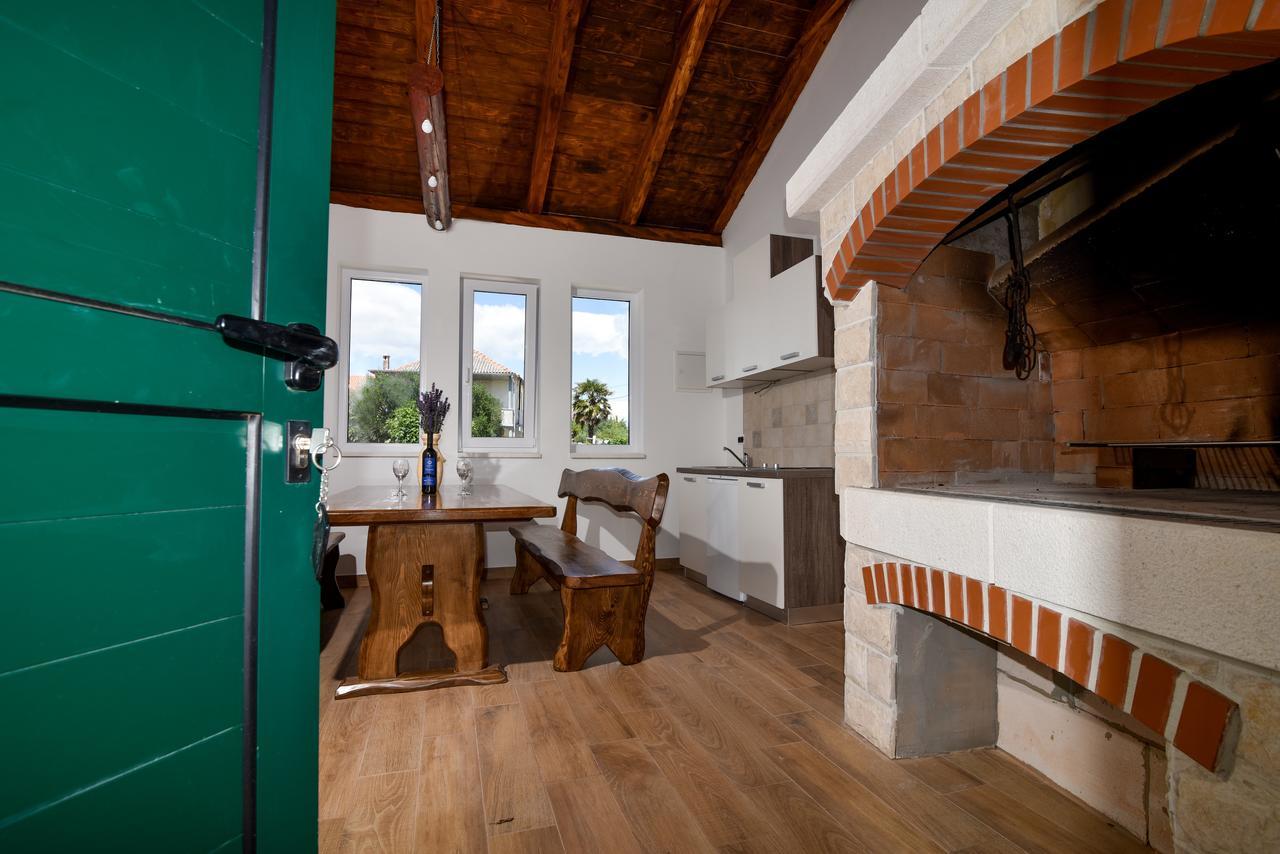 Villa Lily Privlaka  Exteriör bild