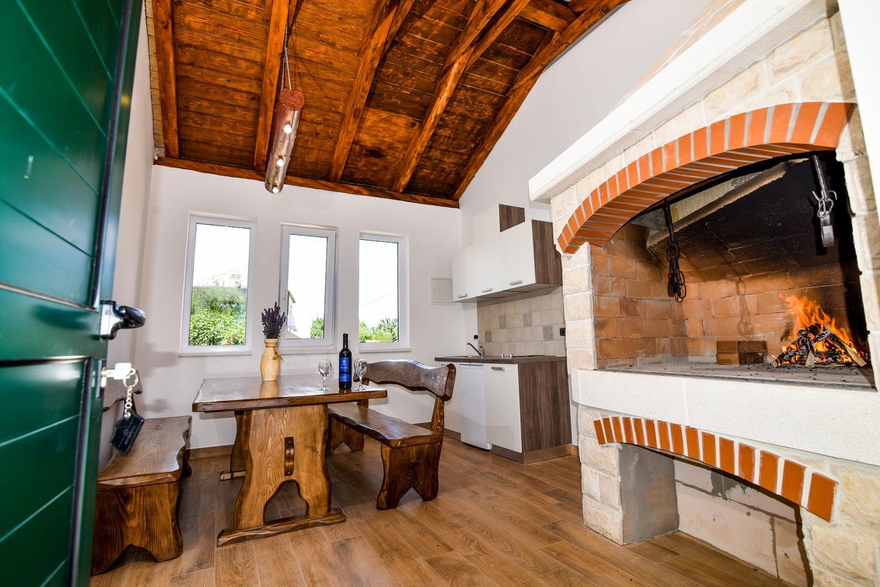 Villa Lily Privlaka  Exteriör bild
